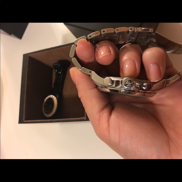 In good conditions Silver Michael Kors Watch - Picture 6 of 6